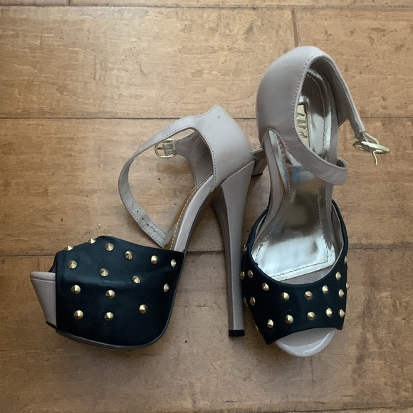 High heels - Picture 2 of 3